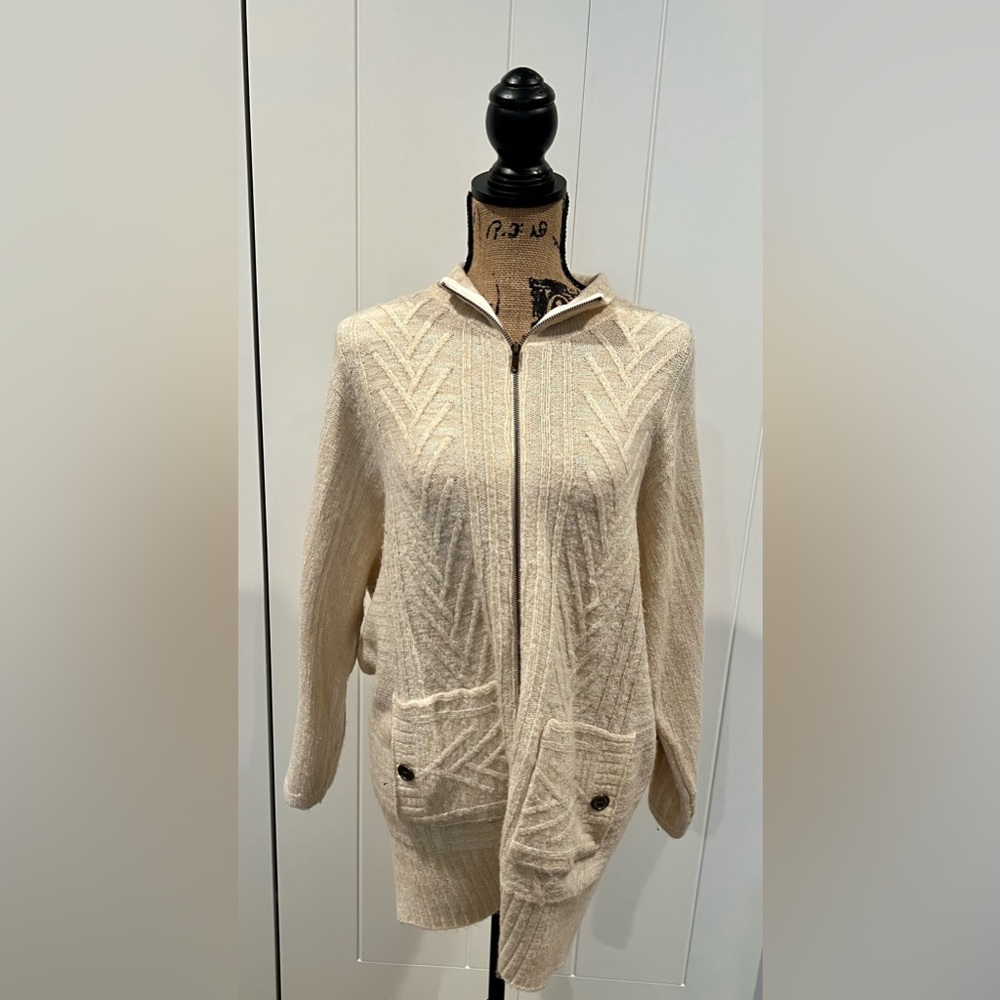 Size Small/ Medium Simply Noelle Oversized Zip-up Sweater